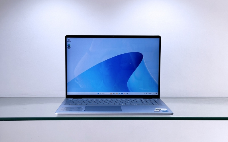 Dell – Bền bỉ như xe bán tải, cao cấp như siêu xe